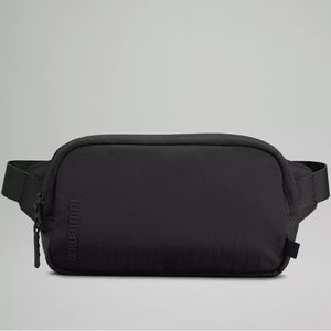 Lululemon Everywhere Mini Belt Bag